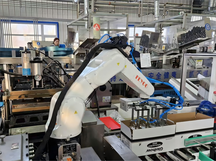 M7-900A/EX防爆機器人裝箱線